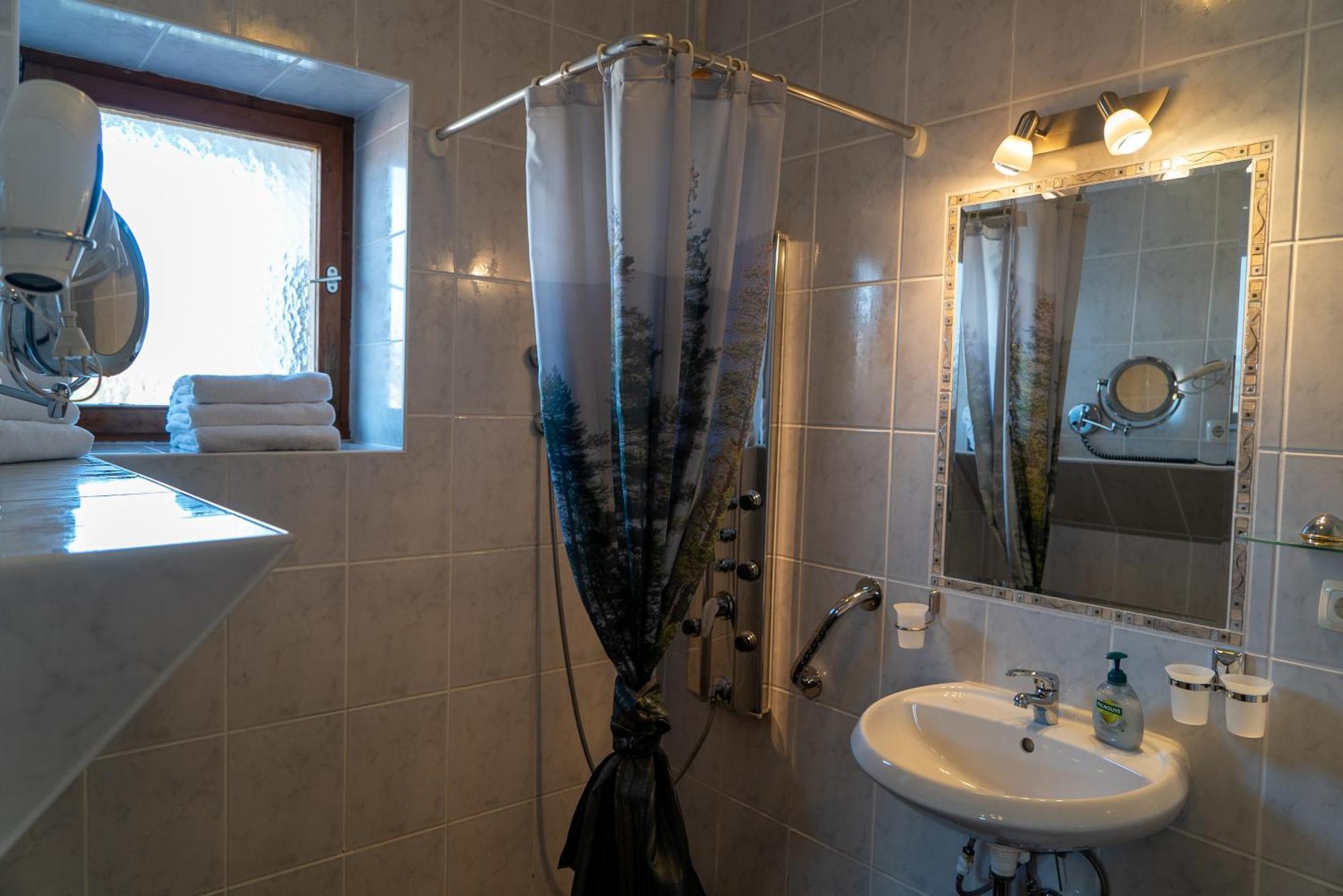 Hotel Bavaria Inzell Room photo